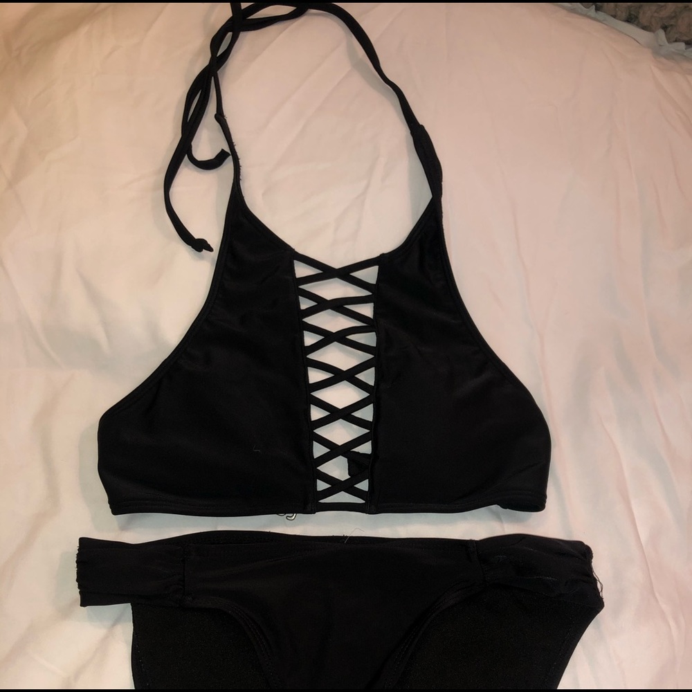 BLACK HOLLISTER BIKINI TOP & VS BOTTOMS